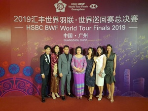 Momota, Huang win badminton awards